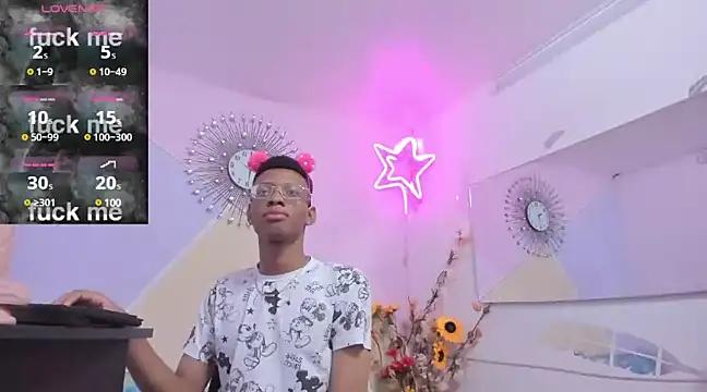 Tiffany_Valentine15 from StripChat