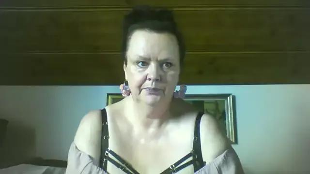 TiffanyMature from StripChat