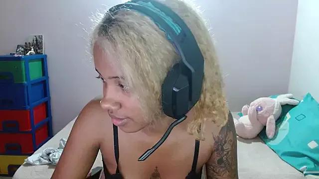 TiffanyRoouse from StripChat