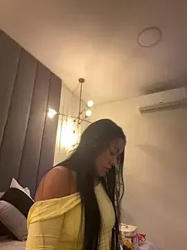 TiffanyyLam from StripChat