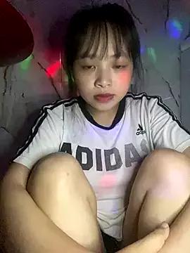 Discover our girls online shows and discover the company of countless livestreamers, with stunning shapes, sex toys and more.