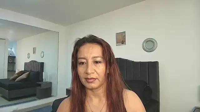 Discover our girls online shows and discover the company of countless livestreamers, with stunning shapes, sex toys and more.