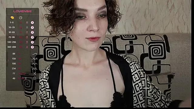 Discover our girls online shows and discover the company of countless livestreamers, with stunning shapes, sex toys and more.