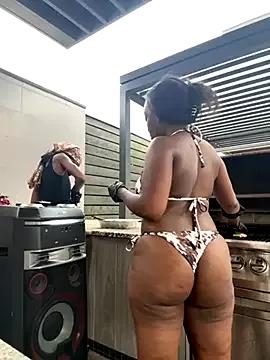 tokyopetitexx from StripChat is Freechat