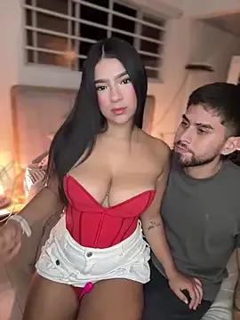 Discover our girls online shows and discover the company of countless livestreamers, with stunning shapes, sex toys and more.