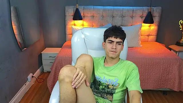 Tommy18__ from StripChat