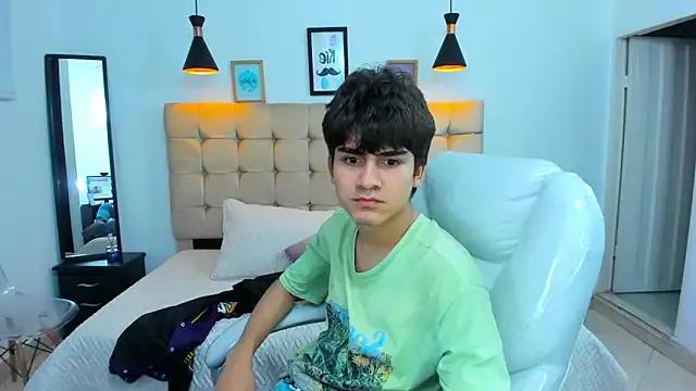 Tommy18__ from StripChat