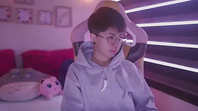 tommy_blue from StripChat