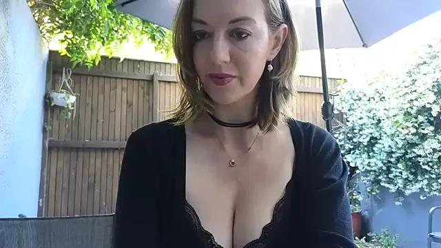 TopsyNextDoor webcams show profile image 