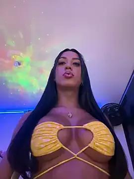 Discover our girls online shows and discover the company of countless livestreamers, with stunning shapes, sex toys and more.