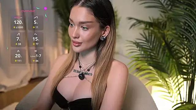 Discover our girls online shows and discover the company of countless livestreamers, with stunning shapes, sex toys and more.