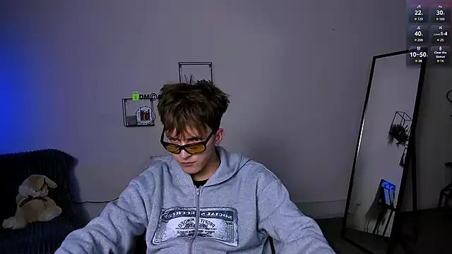 travis_wolf_ from StripChat is Freechat