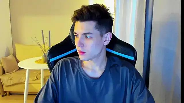 TravisRevas webcams show profile image 