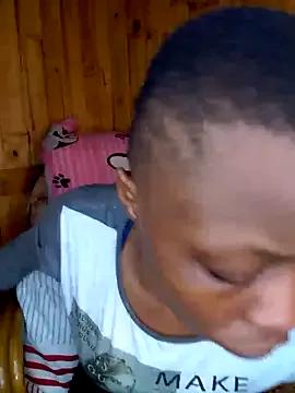 Treza_Hearts from StripChat is Freechat