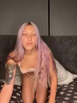 TrishaKaile webcams show profile image 