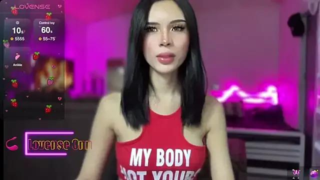 Discover our girls online shows and discover the company of countless livestreamers, with stunning shapes, sex toys and more.