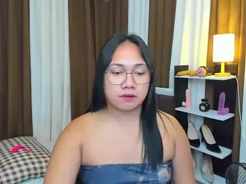 TsUncutKaren from StripChat is Freechat