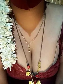 tuttifrutti17 from StripChat