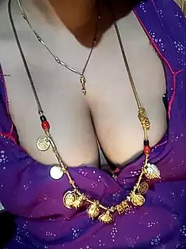 tuttifrutti17 from StripChat