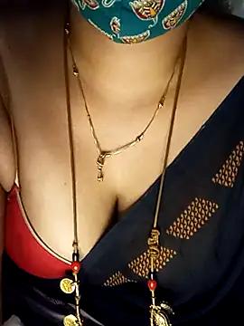 tuttifrutti17 from StripChat