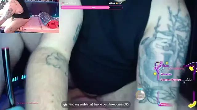 Discover our girls online shows and discover the company of countless livestreamers, with stunning shapes, sex toys and more.