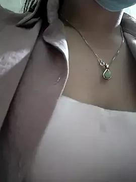Tuyyei_gjg webcams show profile image 