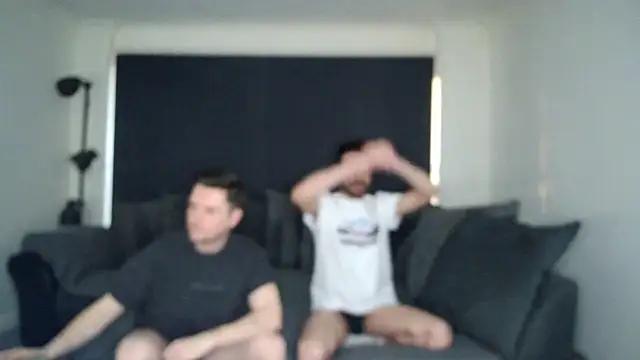 twotwinkhusbandss from StripChat