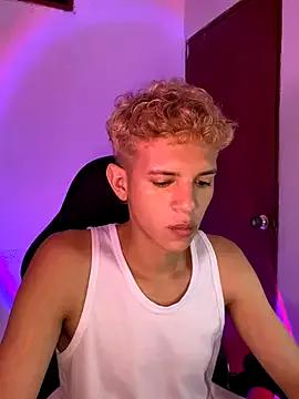 tylernova from StripChat is Freechat