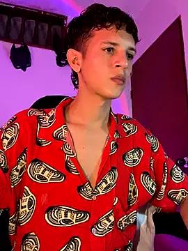 Discover our girls online shows and discover the company of countless livestreamers, with stunning shapes, sex toys and more.