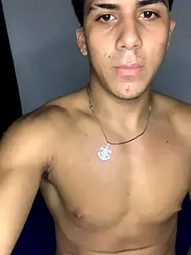 tylerwarron from StripChat is Freechat