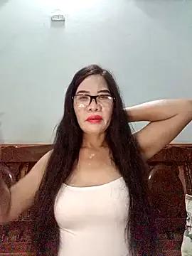 Tythy-yolee webcams show profile image 