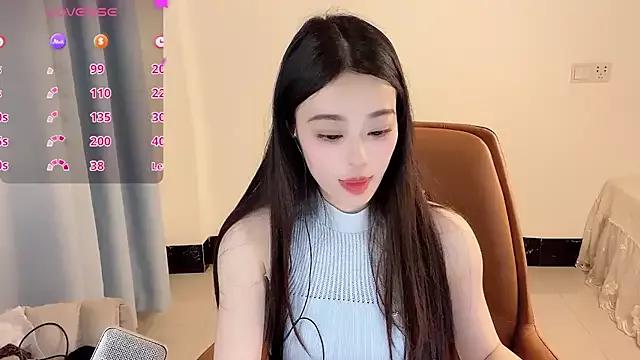 Discover our girls online shows and discover the company of countless livestreamers, with stunning shapes, sex toys and more.