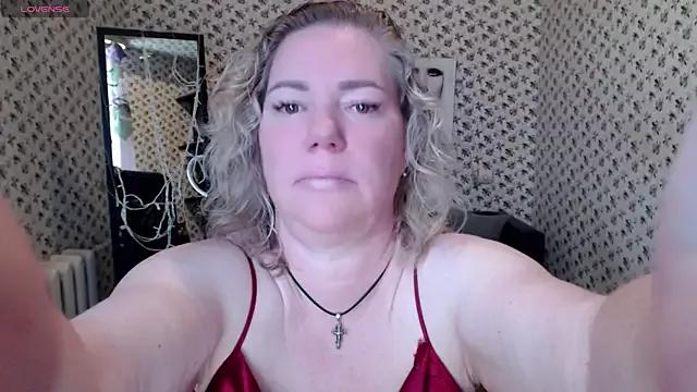 unsual_milf from StripChat