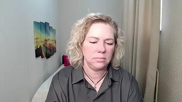 unsual_milf from StripChat