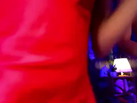 Discover our girls online shows and discover the company of countless livestreamers, with stunning shapes, sex toys and more.