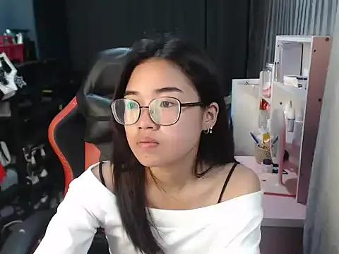 urhoneybunny25 from StripChat is Freechat