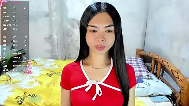 UrHotSexyShine from StripChat is Freechat