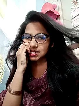 Urvashi01224 webcams show profile image 