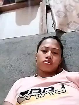 urwildasian_skinny from StripChat is Freechat