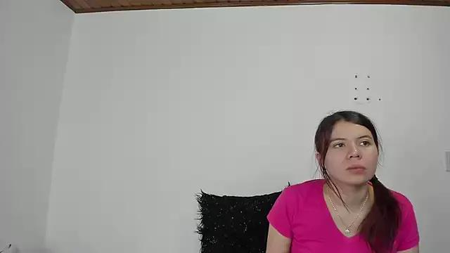 Discover our girls online shows and discover the company of countless livestreamers, with stunning shapes, sex toys and more.