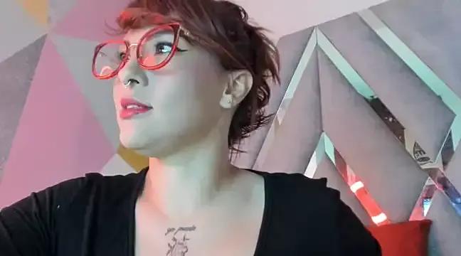 Discover our girls online shows and discover the company of countless livestreamers, with stunning shapes, sex toys and more.