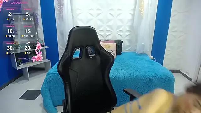 Discover our girls online shows and discover the company of countless livestreamers, with stunning shapes, sex toys and more.