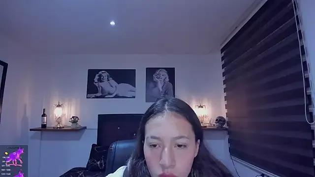 Valeria_roussi from StripChat is Freechat
