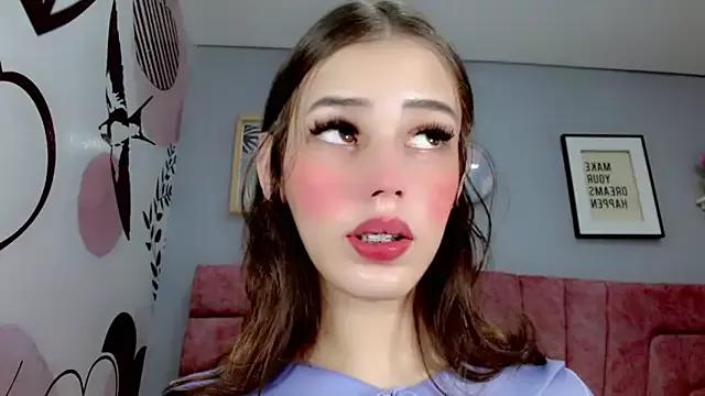 Discover our girls online shows and discover the company of countless livestreamers, with stunning shapes, sex toys and more.