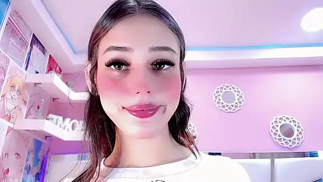 Discover our girls online shows and discover the company of countless livestreamers, with stunning shapes, sex toys and more.