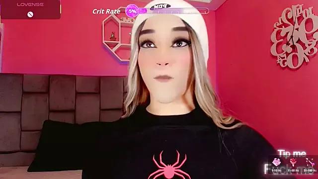 Discover our girls online shows and discover the company of countless livestreamers, with stunning shapes, sex toys and more.