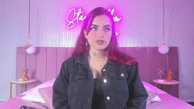 Discover our girls online shows and discover the company of countless livestreamers, with stunning shapes, sex toys and more.