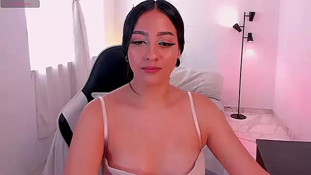 ValeriWhite from StripChat is Freechat