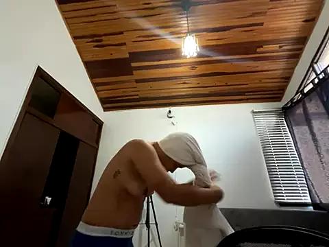 Valery_Salazar from StripChat is Freechat