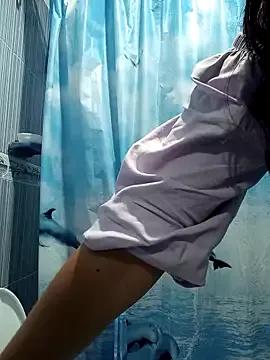 Discover our girls online shows and discover the company of countless livestreamers, with stunning shapes, sex toys and more.